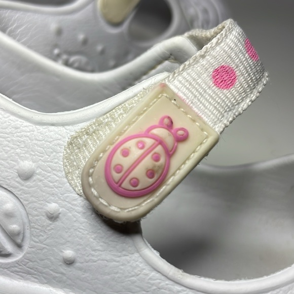 SKECHERS. KIDS SHOES. GIRLS WHITE ULTRALIGHT WHITE SHOES SIZE 8 - Picture 7 of 17